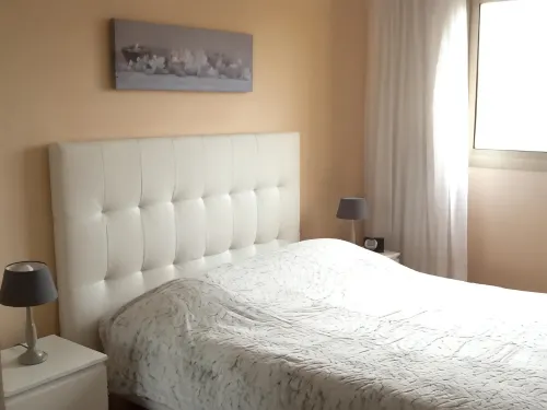 Apartment for 6 people on foot, downtown, beaches, TGV - ห้องครัว