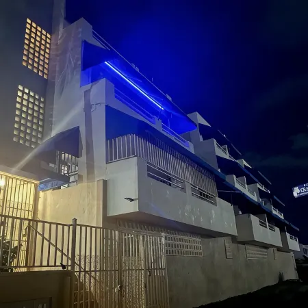 Bayshore Apt.|2PPL| Beach| Balcony| Top Location