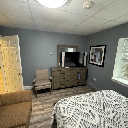 Charming 3-bedroom apartment with AC, WiFi in delightful Presque Isle