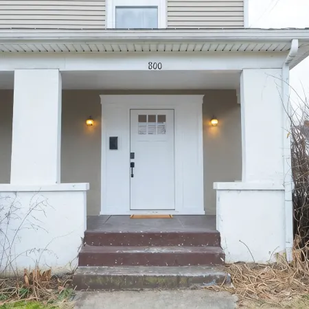 Big 3-Story Home, Walk to Campus.