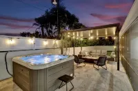 7BR w/ Heated Pool Jacuzzi, Theatre