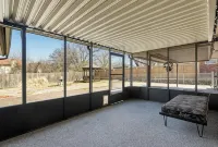 The Flag House: Updated and Central to Everything - Homestays