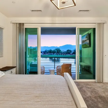 Cheerful 4-bedroom vacation home with POOL