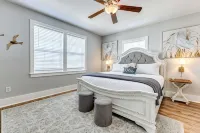Modern Oasis Heated Pool, Spa 6 bedroom walk to beach, restaurants, - Private Pools