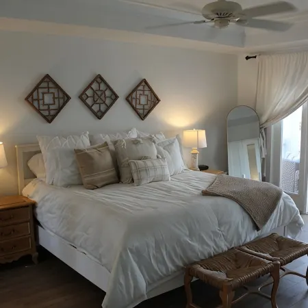 Palm Coast Paradise - 5Br 4BA, Private Pool, 1 Min Walk to Beach, Family Retreat