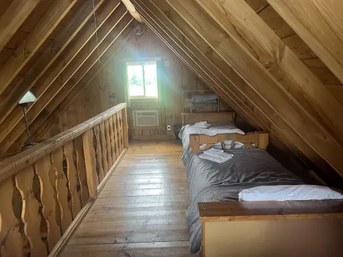 Yellow Banks Log Cabin With Waterfront Views - Homestays