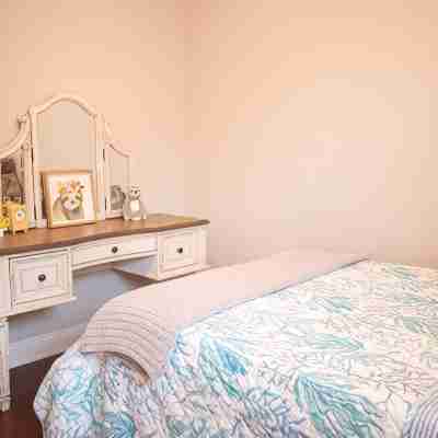 located in the downtown Lake Charles!!! 5 min drive to the civic center Rooms