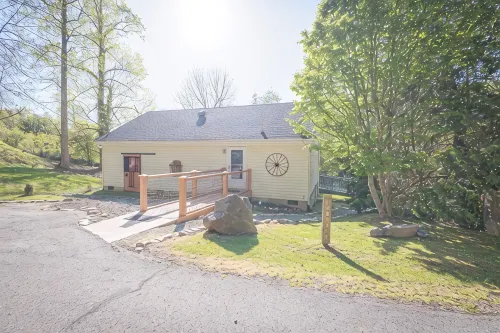 Ada-Friendly Estate Cottage • 2 King Beds • Quiet Retreat - 3 stjerner