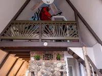 Cozy 2-bedroom Aframe in charming Lake Geneva with a hot tub and fireplace Hotels in Como