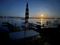 塞內卡湖西岸1卧1衛大露台鄉村別墅，寵物友好！ - Wi-Fi