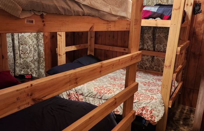 Comfortable house with room for the gang! Perfect for hunting/fishing getaways