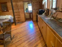 Bunkhouse on Working Ranch/Bird Sanctuary.  Cozy, cabin w. bathroom and kitchen - 홈스테이