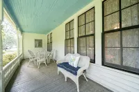 5 Miles to Callaway Gardens and walking distance to shops and restaurants. - 4-Star