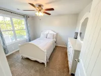 THE GOVERNOR’S RETREAT<br>Home Sweet Home Retreat Near Downtown Clarksville - balcony