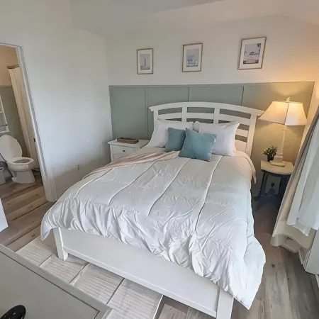 Newly Renovated Bermuda Bay Townhome