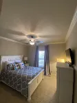 Oxford Condo-Minutes from Campus and Square - 4-Star