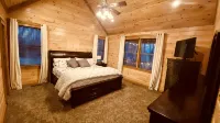 Luxurious Mountain Getaway w/ Pool and Sauna! Sleeps 20 - Jacuzzi