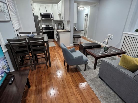 Remodeled Spacious Apartment in Perfect Location