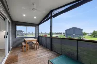 Swan Bay Holiday Park - 2-Star