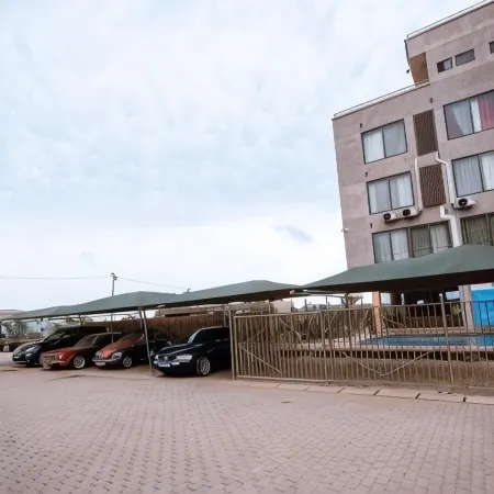 Plus 33 Hotel
