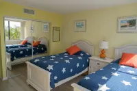Steps to#1 Rated Beach in USA Fun-n-Sun Modern 2+2 Condo Pool Pickleball - 발코니