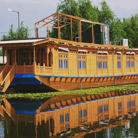Dilshad Houseboats