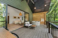 Lakefront Wellness Retreat on Table Rock w/ Sauna, Cold Plunge, Hot Tub, Gym - 4-Star