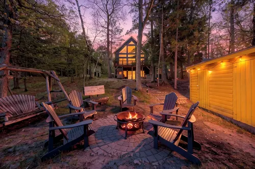 Lakeside: 4 Kings, Room4Groups, Hot Tub, Dock, Firewood - Gym