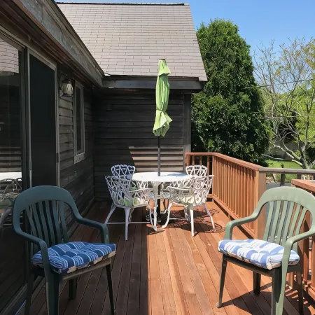 Charming 2 Bedroom Rental Pond Village Area Available  June 8-17