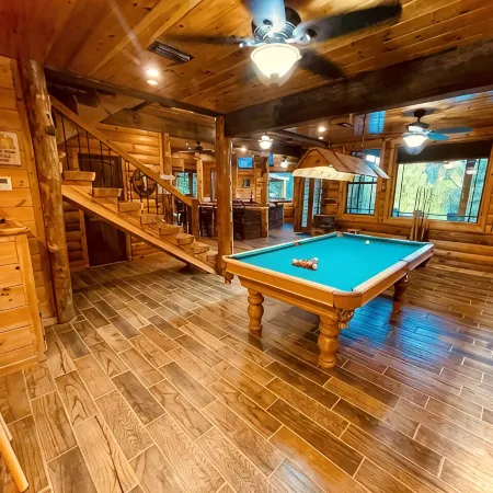 Private indoor pool Spacious Upgraded Lake Cabin. Perfect for Family Gatherings