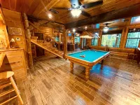 Private indoor pool Spacious Upgraded Lake Cabin. Perfect for Family Gatherings - Wifi