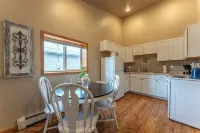 A Taste of Ely studio apartment, king bed - Boutique