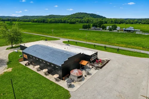 The Venue at Hermann – Room 7 Country Studio - Wifi