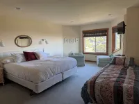 Beach House Getaway!!                                       Pack Your Bags!! - Wi-Fi