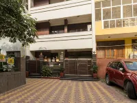 Red Maple Bed & Breakfast Hotels near AIIMS Metro Station