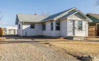 Charming Cody Home - sleeps 5, walking distance to downtown! - Bungalows