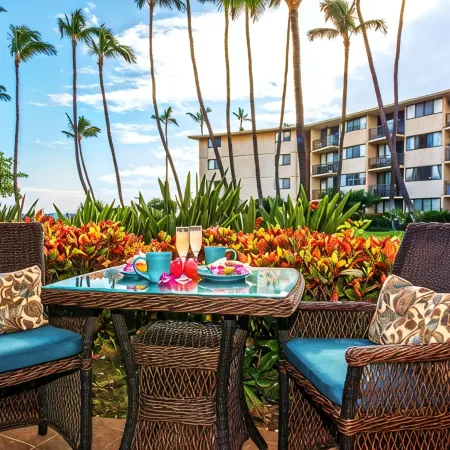 Beachfront condo in Maalaea - 2 Bedroom 2 Bath - Ground floor, AC!!!