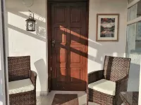 Spacious shore-side bungalow in an exclusive and historic location - 2つ星