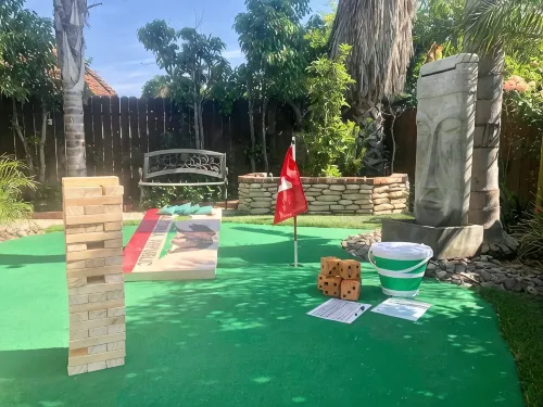 Gilligan's Island Temecula- Top Rated on Google-Tropical Paradise- Spa- MiniGolf - Homestays