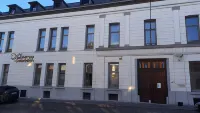 Auberge de Jeunesse de Tournai - Youth Hostel - Bãi đậu xe