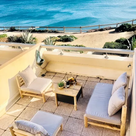 La Corniche, 66 m², Panoramic Terrace with Exceptional Ocean Views, Air Conditioning, Wi-Fi.