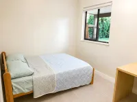 Bright Furnished 2BR Private Basement Suite - جاكوزي