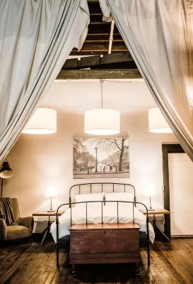 THE STARR LOFT- Earlham, IUEast, Historic District - 3-Star