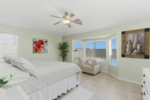 Sunny 4BR Getaway w/ Private Pool - 2-Star
