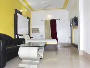 Hotel Maurya Royal