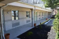 Economy Inn Cuyahoga Falls Hotels in Akron