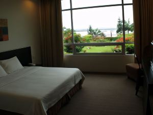 Straits View Hotel