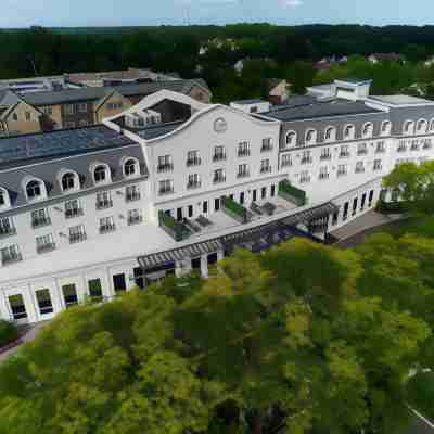 The Chateau Grande Hotel Hotel Exterior