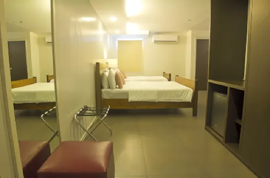 Nichols Airport Hotel