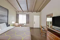 Super 8 by Wyndham Culver